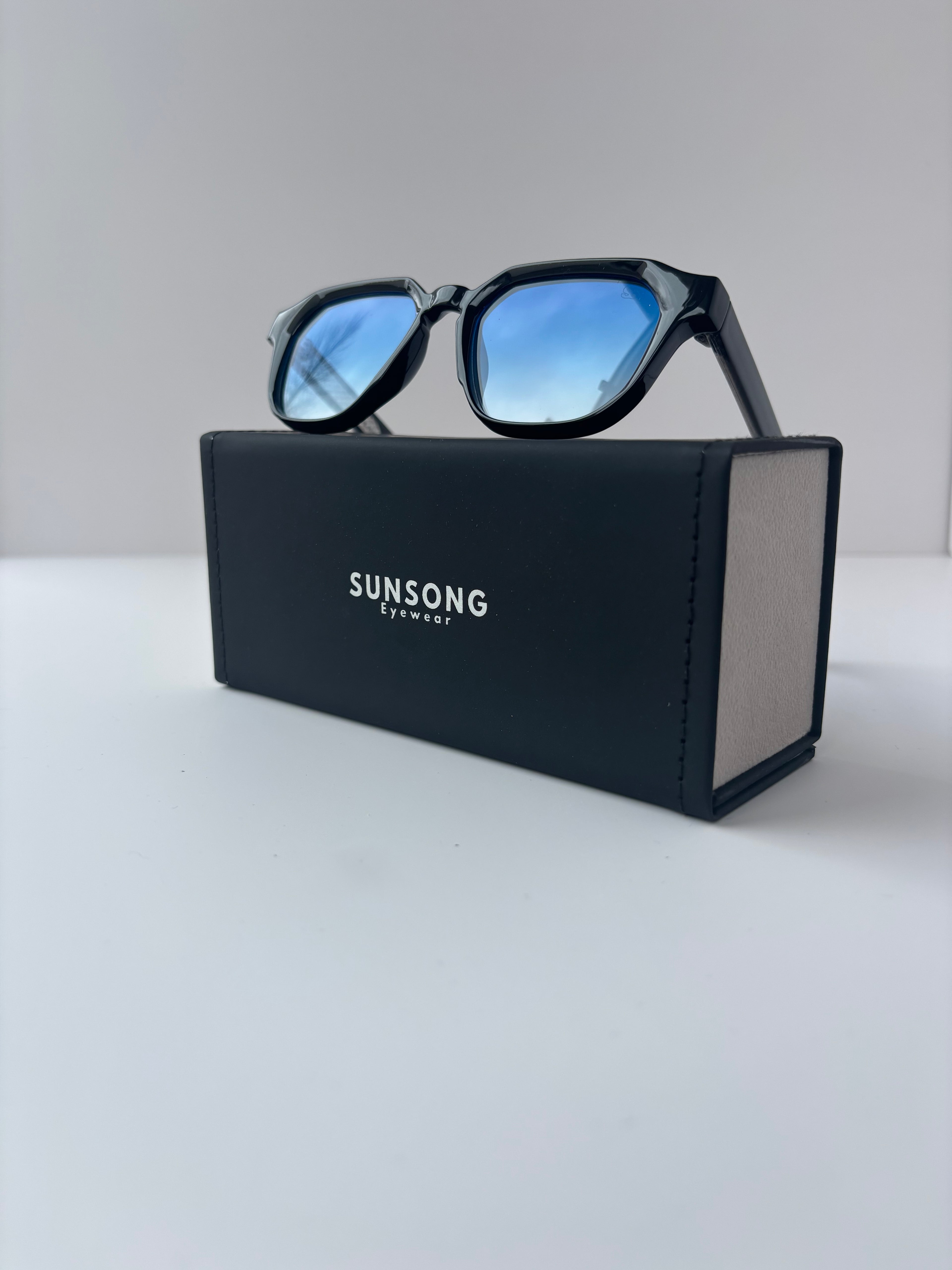 S88 blue black