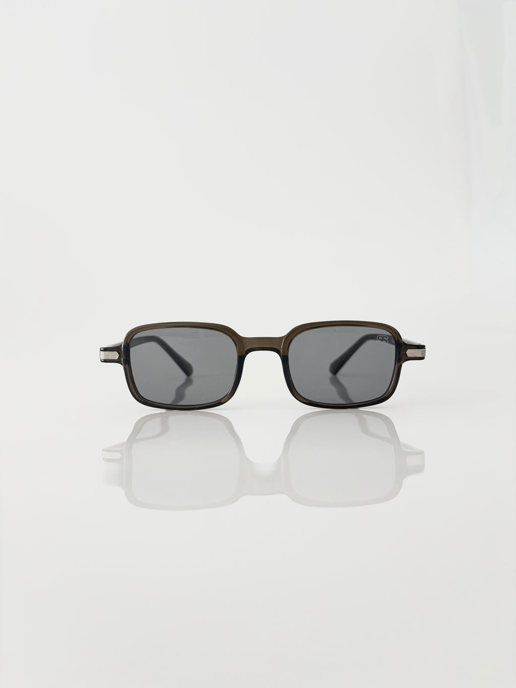 Velar kaki grey