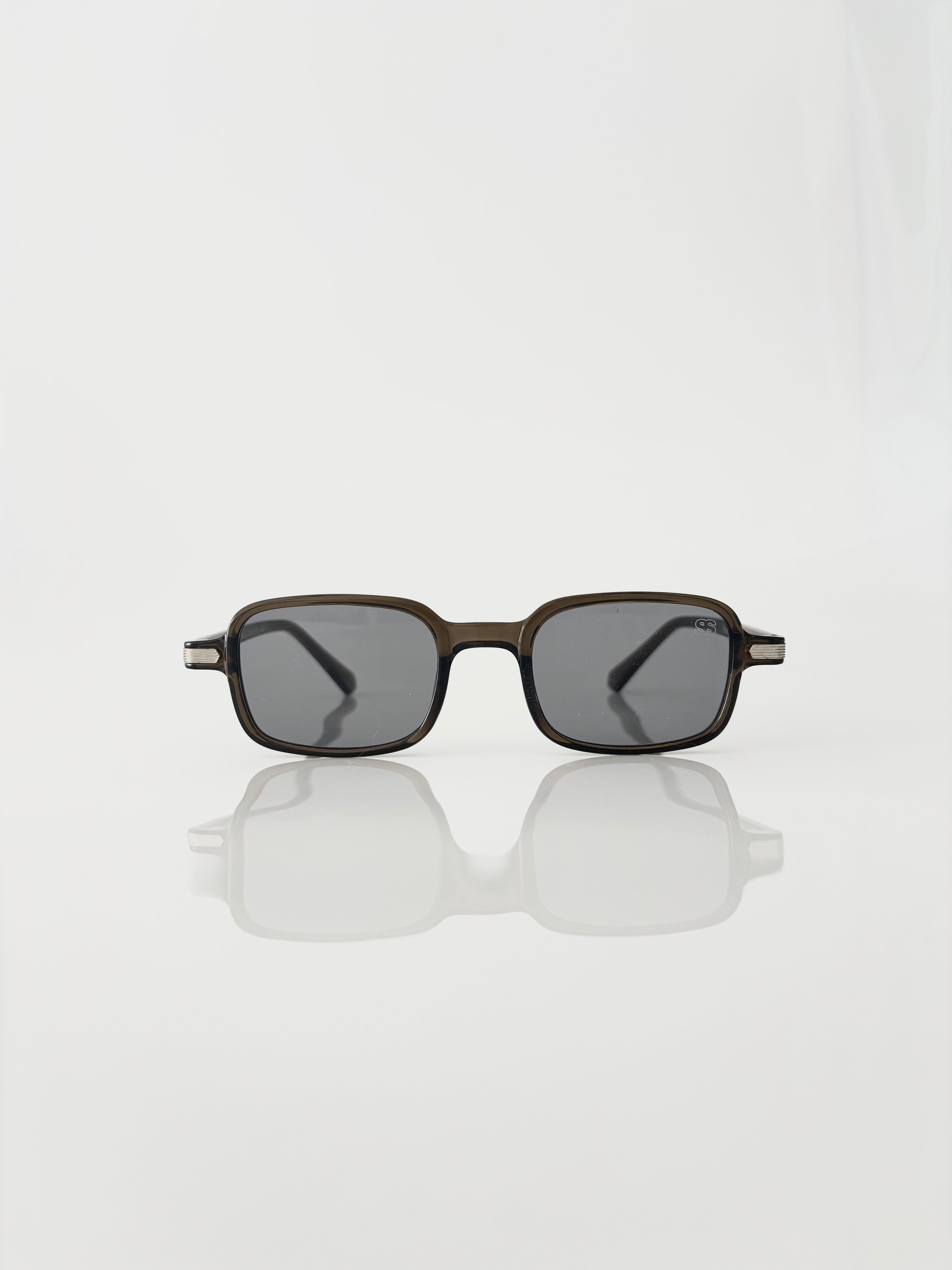 Velar kaki grey