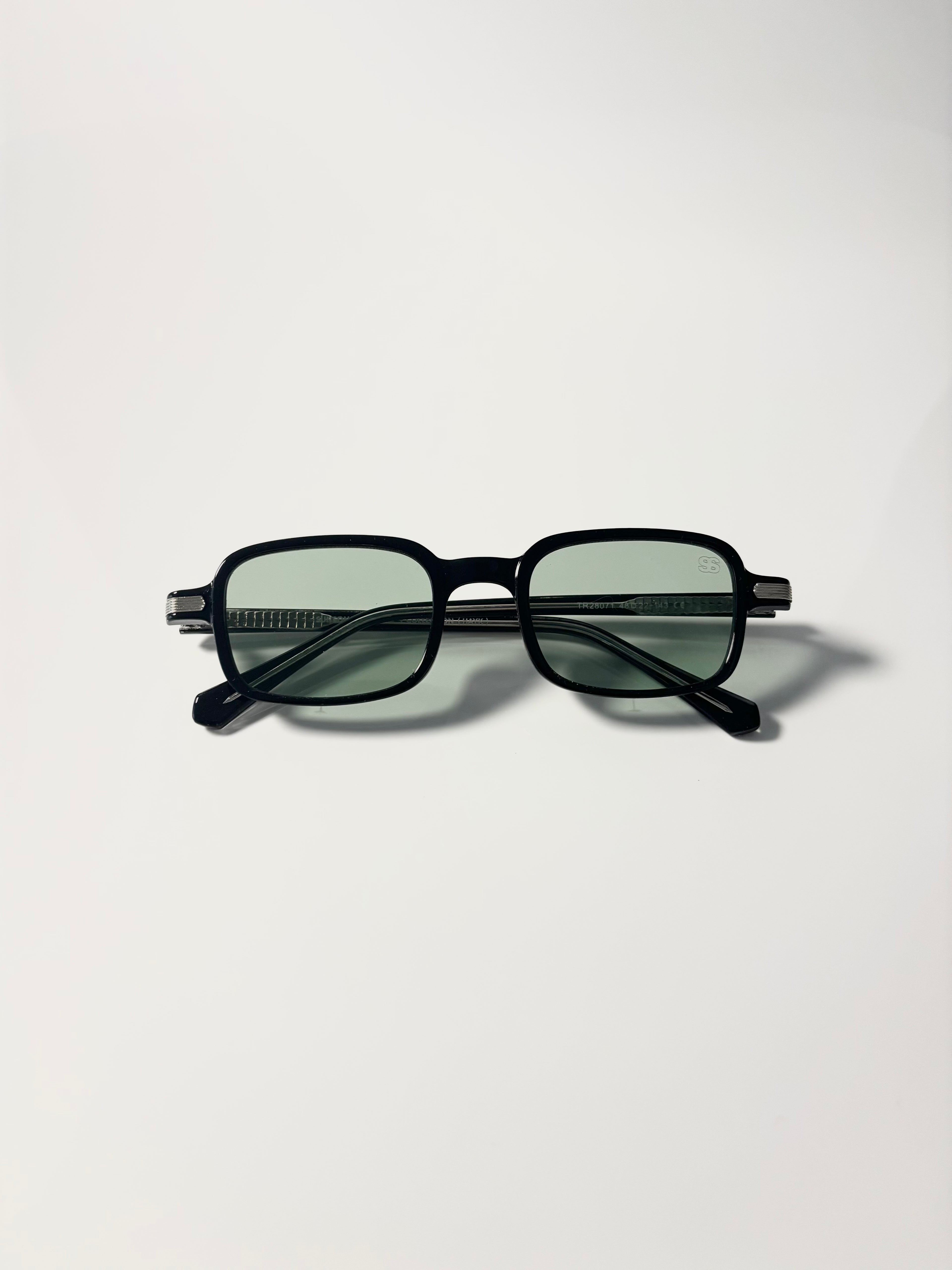 Velar black green